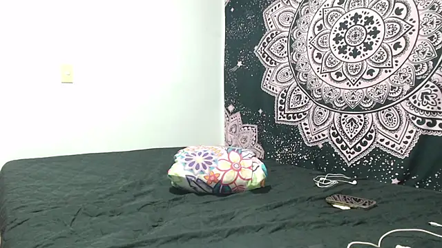 liissa 0 online show from April 12, 12:48 am