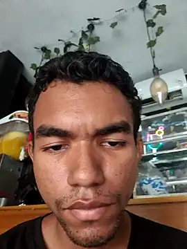 Reynold2608 online show from April 9, 10:15 pm