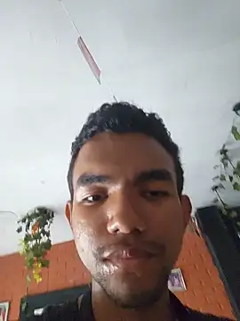 Snapshot of Reynold2608 chatting on June 5, 8:58 pm Reynold2608 online show from June 5, 8:58 pm