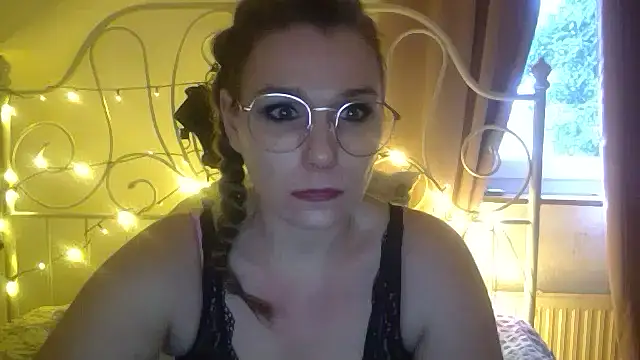 Snapshot of DevilsAngel13 chatting on December 21, 2:04 pm DevilsAngel13 online show from December 21, 2:04 pm