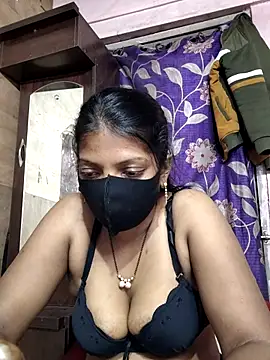 queensenorita online show from April 11, 5:50 pm