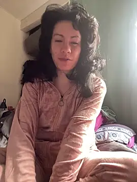 Snapshot of Nina-Chick777 chatting on June 9, 3:45 pm Nina-Chick777 online show from June 9, 3:45 pm