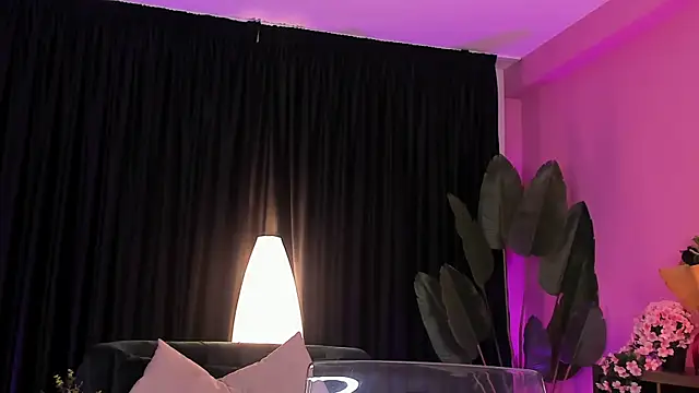 Snapshot of the_arabian_princess chatting on November 19, 4:56 am the arabian princess online show from November 19, 4:56 am