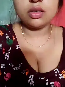 Snapshot of Priya_2222 chatting on December 5, 10:44 am Priya 2222 online show from December 5, 10:44 am