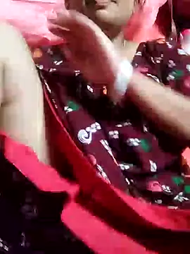 Snapshot of Priya_2222 chatting on December 7, 4:53 am Priya 2222 online show from December 7, 4:53 am