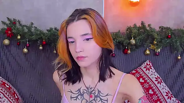 as1an girlfriend online show from December 15, 5:10 pm