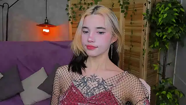 as1an girlfriend online show from January 18, 6:56 am