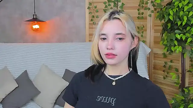 as1an girlfriend online show from February 2, 7:41 am