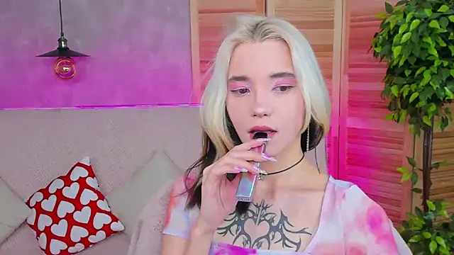 as1an girlfriend online show from February 27, 10:15 am