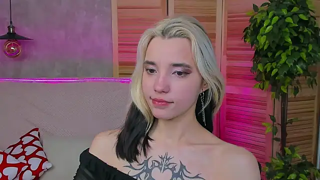 as1an girlfriend online show from March 5, 11:49 am