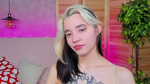 as1an girlfriend online show from March 7, 3:40 am