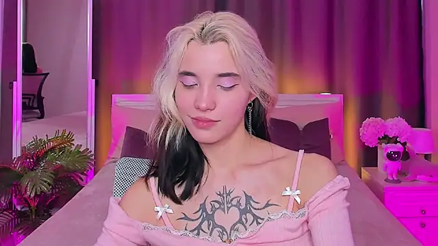 as1an girlfriend online show from March 13, 6:16 am