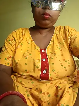 Snapshot of tinabhabhi chatting on April 26, 10:02 am tinabhabhi online show from April 26, 10:02 am