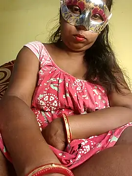 Snapshot of tinabhabhi chatting on April 27, 10:13 am tinabhabhi online show from April 27, 10:13 am
