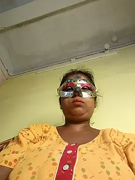 Snapshot of tinabhabhi chatting on June 1, 10:39 am tinabhabhi online show from June 1, 10:39 am