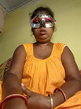 Snapshot of tinabhabhi chatting on June 15, 10:28 am tinabhabhi online show from June 15, 10:28 am