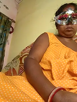 Snapshot of tinabhabhi chatting on June 24, 10:03 am tinabhabhi online show from June 24, 10:03 am