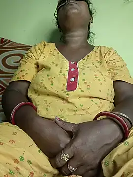Snapshot of tinabhabhi chatting on July 17, 11:06 am tinabhabhi online show from July 17, 11:06 am