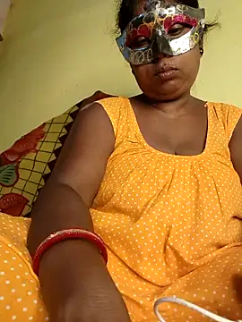 Snapshot of tinabhabhi chatting on August 3, 10:10 am tinabhabhi online show from August 3, 10:10 am
