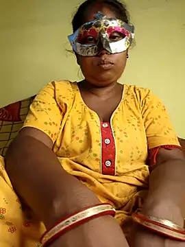 Snapshot of tinabhabhi chatting on August 8, 10:28 am tinabhabhi online show from August 8, 10:28 am