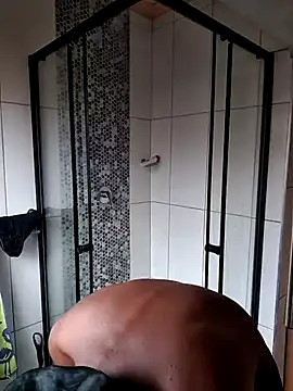 Snapshot of the666D chatting on February 6, 7:35 am the666D online show from February 6, 7:35 am