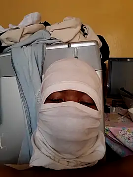 Snapshot of the666D chatting on February 6, 6:40 am the666D online show from February 6, 6:40 am