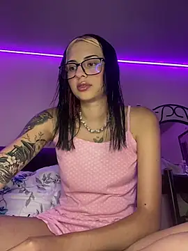 Hilary pinkk online show from March 5, 3:18 am