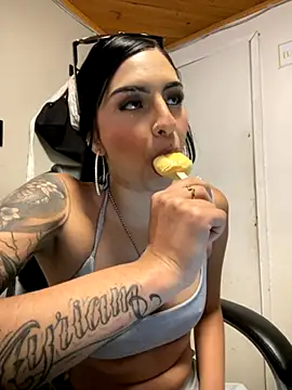 Hilary pinkk online show from October 16, 1:17 am