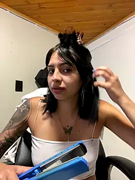 Hilary pinkk online show from October 22, 1:28 am