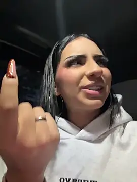 Hilary pinkk online show from April 13, 11:21 pm