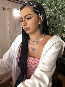 Hilary pinkk online show from April 22, 1:08 am