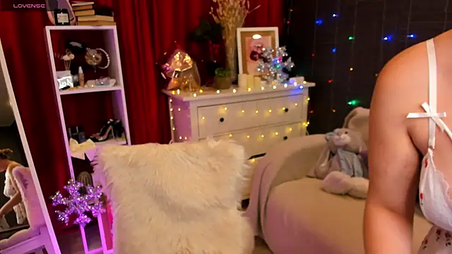 Ashley Rous online show from December 9, 1:51 am
