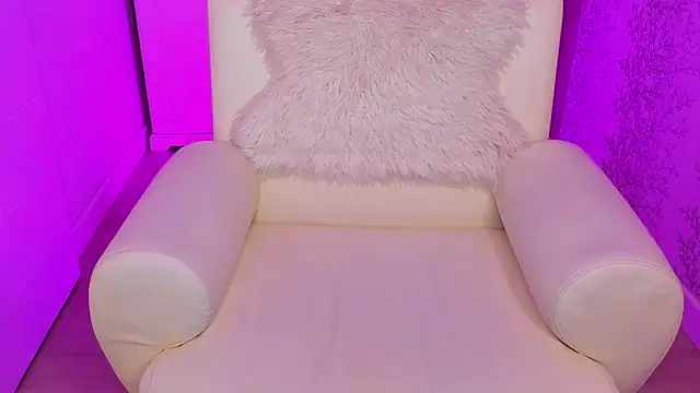 Ashley Rous online show from January 7, 1:59 am
