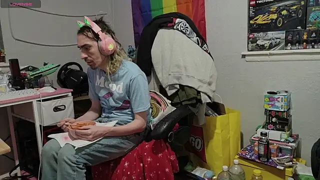 tallnerdyguy online show from April 14, 2:06 am