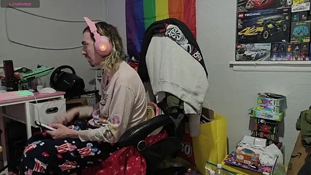 tallnerdyguy online show from April 21, 2:26 am