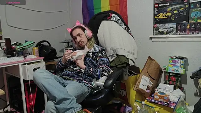 tallnerdyguy online show from April 22, 2:25 am