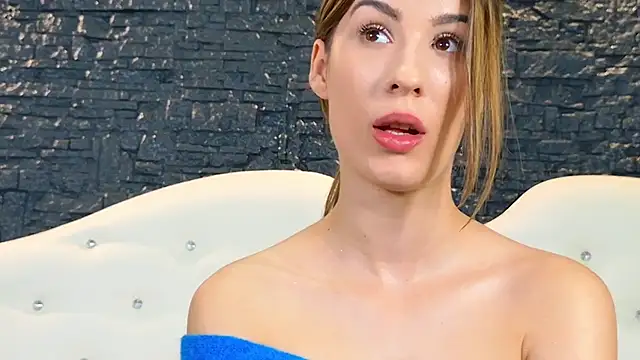 Snapshot of LaurynCopper chatting on December 30, 9:48 am LaurynCopper online show from December 30, 9:48 am