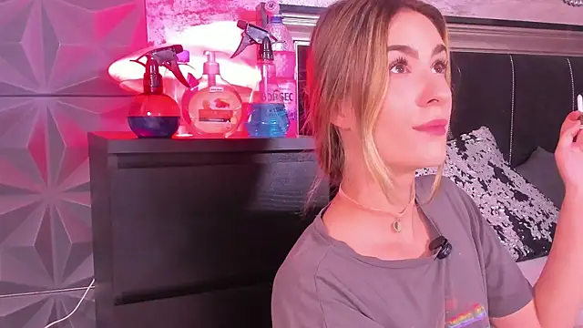 LaurynCopper online show from July 17, 5:36 am