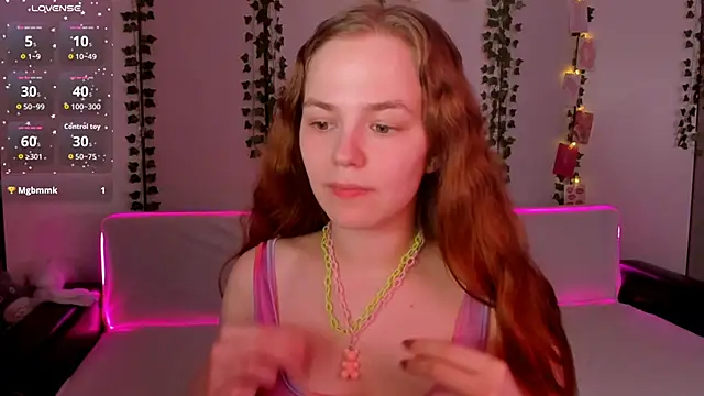 Snapshot of Fox_Lisa chatting on April 24, 8:55 pm Fox Lisa online show from April 24, 8:55 pm