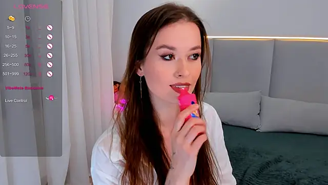 Emeli Love online show from January 18, 8:31 am