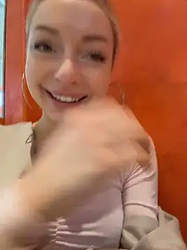 Snapshot of melissa_grr chatting on May 15, 1:18 pm melissa grr online show from May 15, 1:18 pm