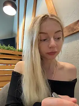 Snapshot of melissa_grr chatting on June 22, 1:30 pm melissa grr online show from June 22, 1:30 pm