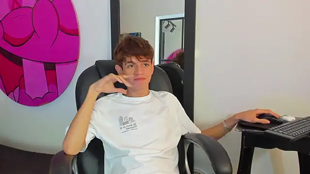 Snapshot of KLAUS_SUNRISE_XX chatting on January 18, 1:08 am KLAUS SUNRISE XX online show from January 18, 1:08 am