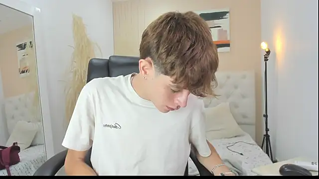 Snapshot of KLAUS_SUNRISE_XX chatting on January 31, 10:20 am KLAUS SUNRISE XX online show from January 31, 10:20 am