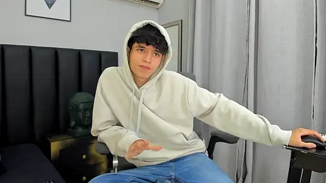 Snapshot of KLAUS_SUNRISE_XX chatting on February 22, 6:28 am KLAUS SUNRISE XX online show from February 22, 6:28 am