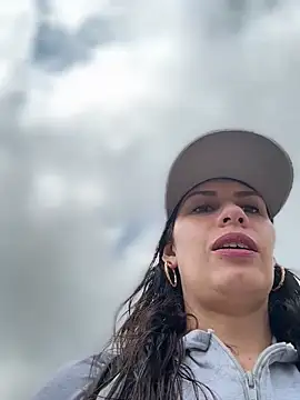 Alysson-- online show from April 14, 2:01 pm