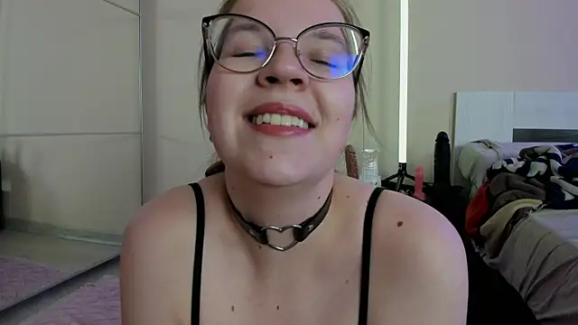 Snapshot of Your_Penny_ chatting on April 28, 7:30 pm Your Penny online show from April 28, 7:30 pm