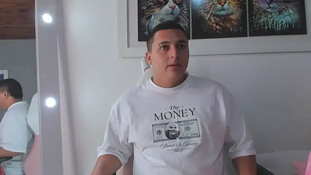 Snapshot of naughtyloverss chatting on December 26, 2:27 pm naughtyloverss online show from December 26, 2:27 pm