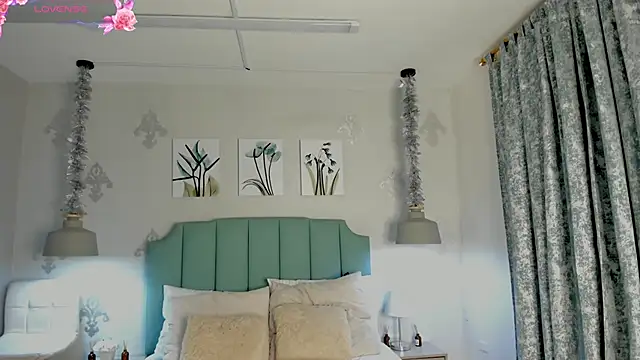 Khenta Michells online show from February 17, 4:37 pm