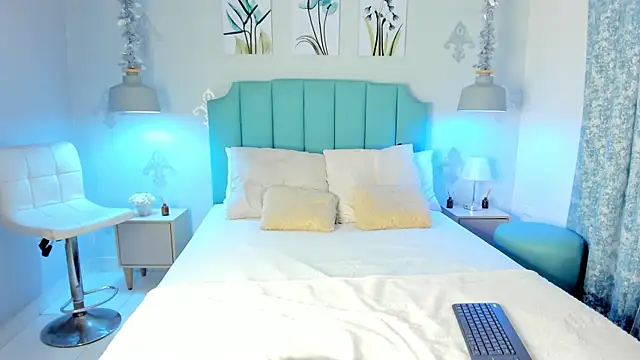 Khenta Michells online show from March 18, 11:08 am